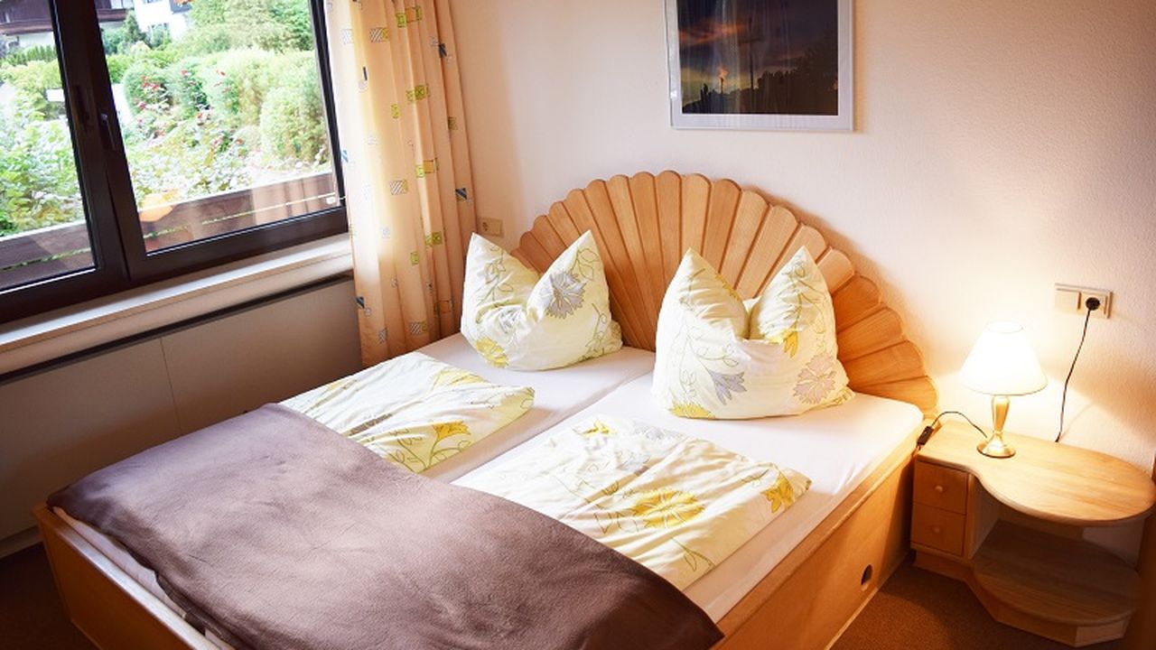 Schlafzimmer Whg. "Zirbelstube" Schlafzimmer Whg. "Zirbelstube"